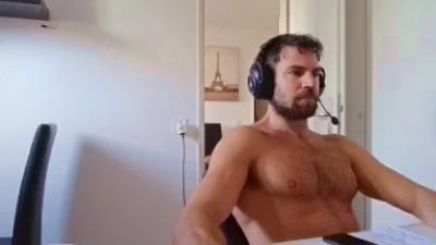 ALPHA_HUNK live cam on Cam4