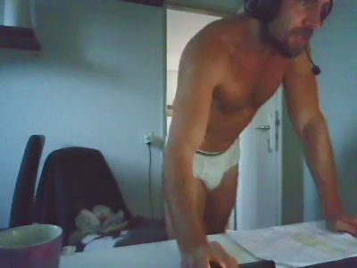 ALPHA_HUNK live cam on Cam4