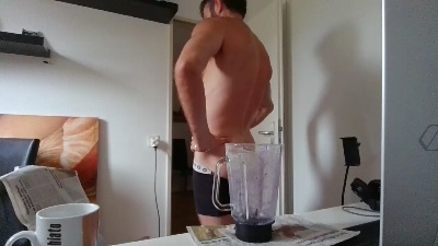 ALPHA_HUNK live cam on Cam4