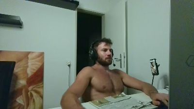 ALPHA_HUNK live cam on Cam4