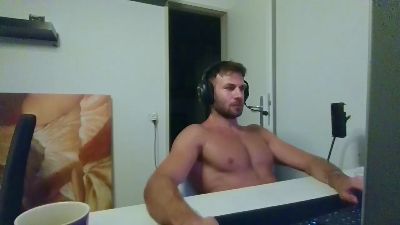 ALPHA_HUNK live cam on Cam4