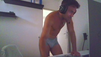 ALPHA_HUNK live cam on Cam4