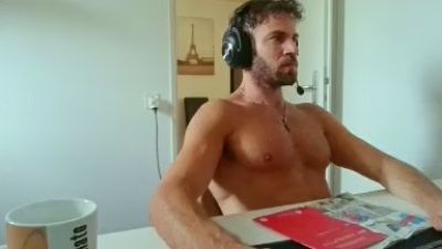 ALPHA_HUNK live cam on Cam4