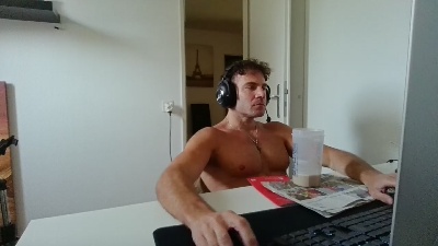 ALPHA_HUNK live cam on Cam4