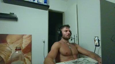 ALPHA_HUNK live cam on Cam4