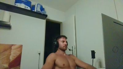 ALPHA_HUNK live cam on Cam4