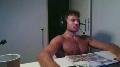 ALPHA_HUNK live cam on Cam4