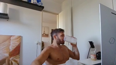 ALPHA_HUNK live cam on Cam4