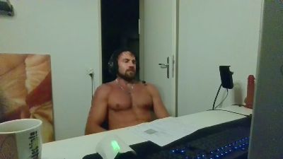 ALPHA_HUNK live cam on Cam4