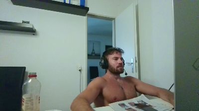 ALPHA_HUNK live cam on Cam4