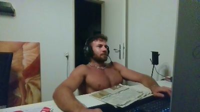 ALPHA_HUNK live cam on Cam4