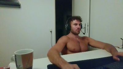 ALPHA_HUNK live cam on Cam4