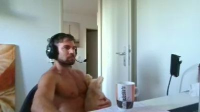 ALPHA_HUNK live cam on Cam4