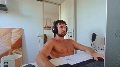 ALPHA_HUNK live cam on Cam4