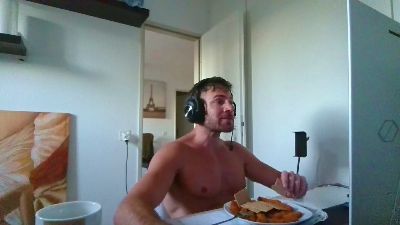 ALPHA_HUNK live cam on Cam4