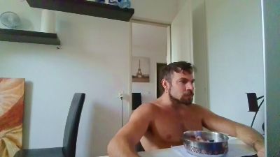 ALPHA_HUNK live cam on Cam4