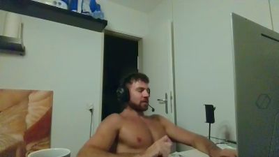 ALPHA_HUNK live cam on Cam4