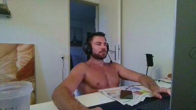 ALPHA_HUNK live cam on Cam4