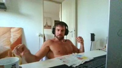 ALPHA_HUNK live cam on Cam4