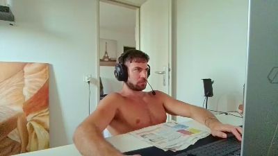 ALPHA_HUNK live cam on Cam4