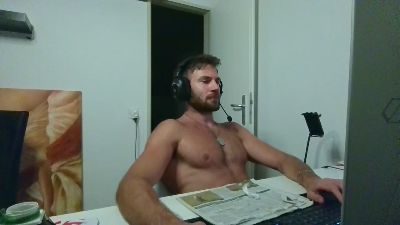 ALPHA_HUNK live cam on Cam4