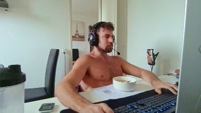 ALPHA_HUNK live cam on Cam4