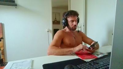 ALPHA_HUNK live cam on Cam4