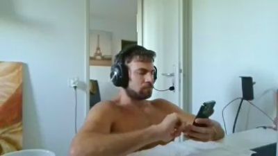 ALPHA_HUNK live cam on Cam4