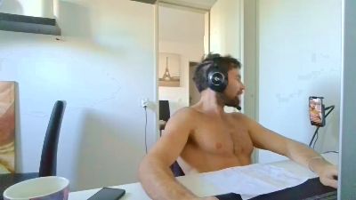 ALPHA_HUNK live cam on Cam4