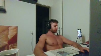 ALPHA_HUNK live cam on Cam4