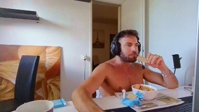 ALPHA_HUNK live cam on Cam4
