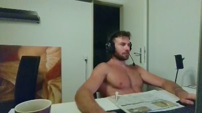 ALPHA_HUNK live cam on Cam4