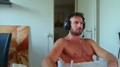 ALPHA_HUNK live cam on Cam4