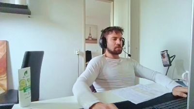 ALPHA_HUNK live cam on Cam4