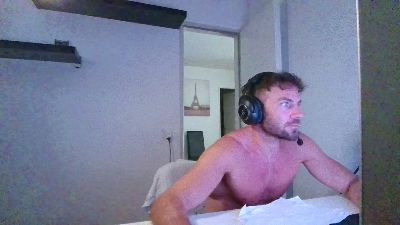 ALPHA_HUNK live cam on Cam4