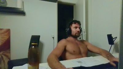 ALPHA_HUNK live cam on Cam4