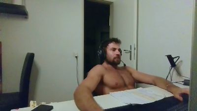 ALPHA_HUNK live cam on Cam4