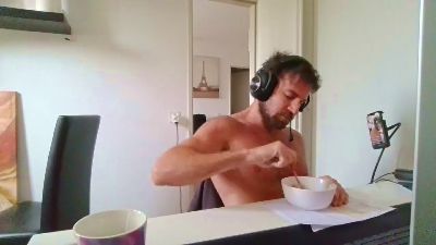 ALPHA_HUNK live cam on Cam4