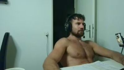 ALPHA_HUNK live cam on Cam4