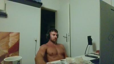 ALPHA_HUNK live cam on Cam4