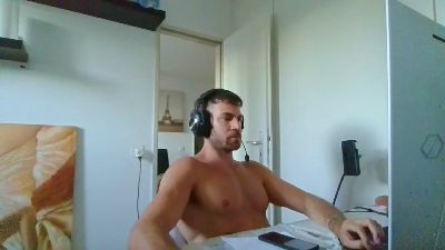 ALPHA_HUNK live cam on Cam4