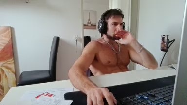 ALPHA_HUNK live cam on Cam4