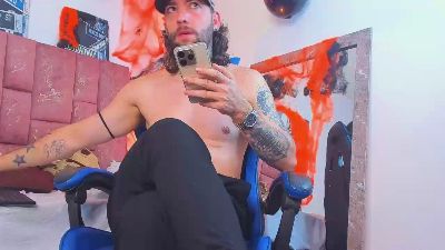 ALPHA_MASTER live cam on Cam4