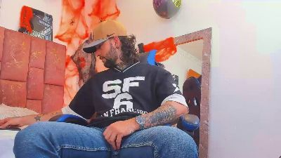 ALPHA_MASTER live cam on Cam4