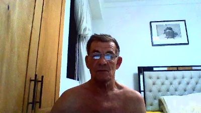AMORE2704 live cam on Cam4