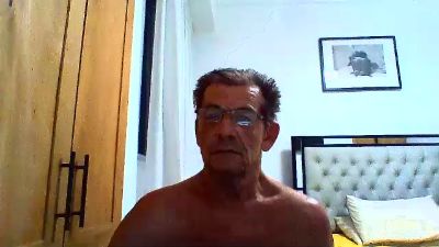 AMORE2704 live cam on Cam4