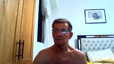 AMORE2704 live cam on Cam4