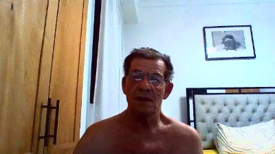 AMORE2704 live cam on Cam4