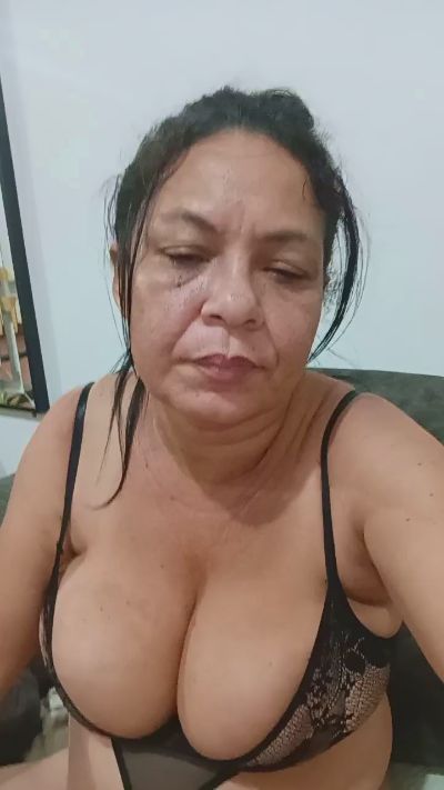 ANITTATETTONA live cam on Cam4