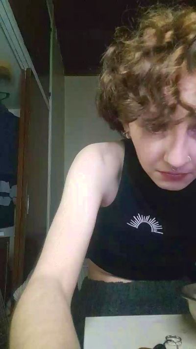 ASTRIDSHINE live cam on Cam4